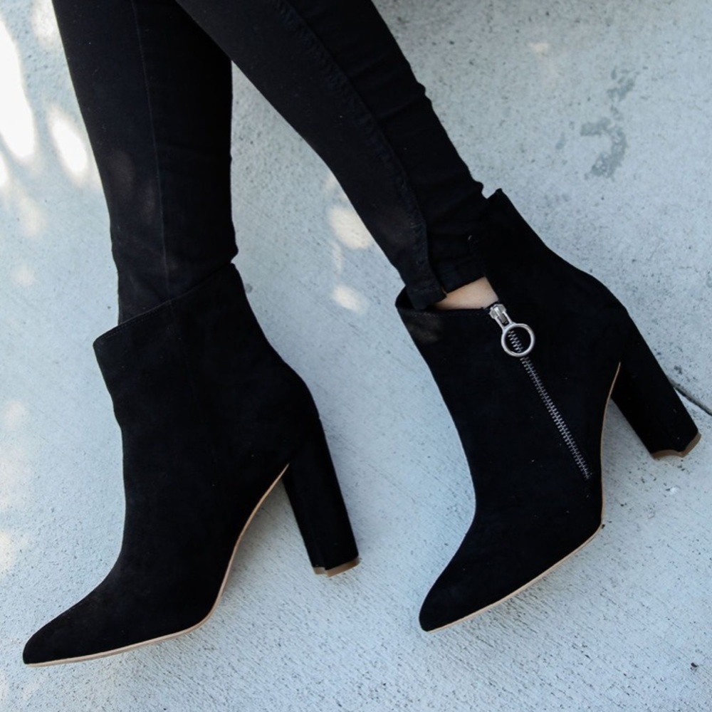 NIB FAUX SUEDE BOOTIE VICI COLLECTION 💕SIZE 8M